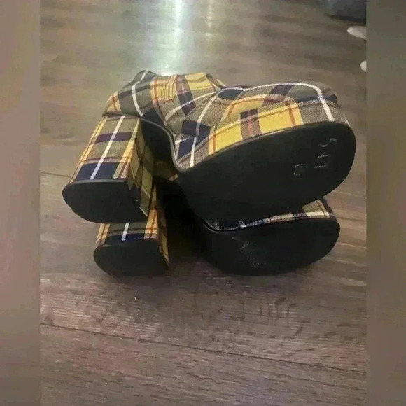 UNIF Yellow Y2K Plaid Platform Boots Women’s Size 9 - Picture 5 of 7